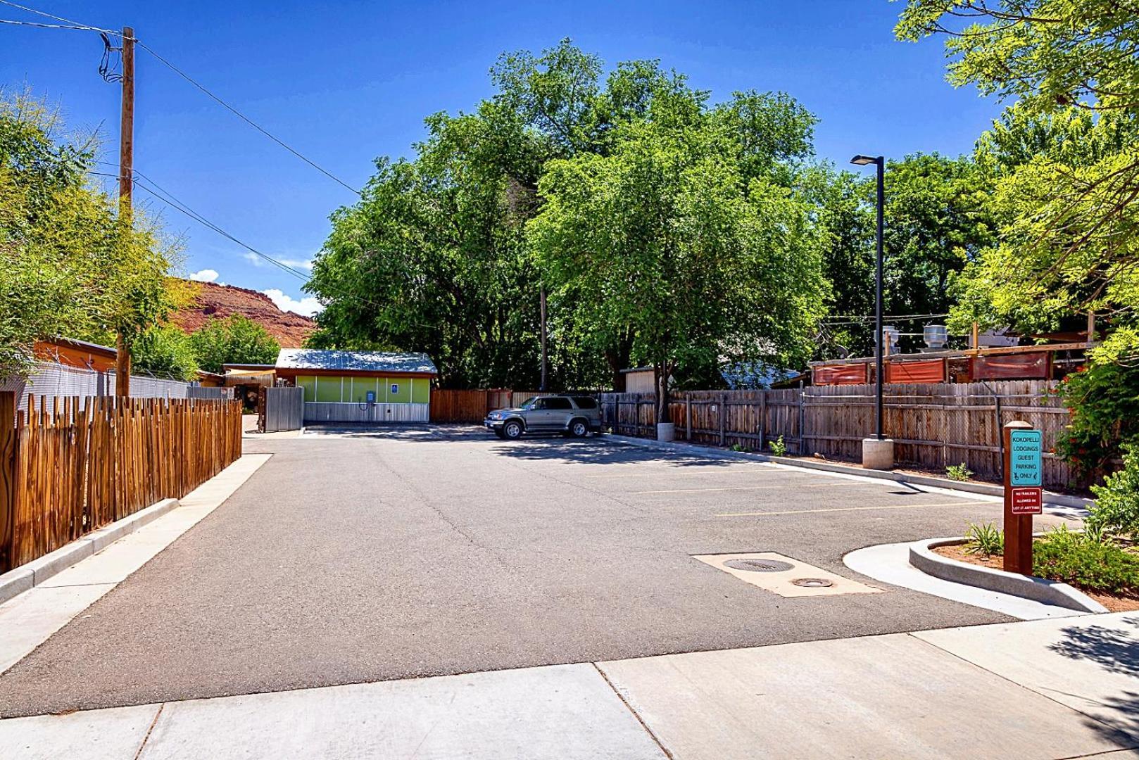 Downtown Kokopelli West 7 - Newly Remodeled Stylish Studio Moab Luaran gambar